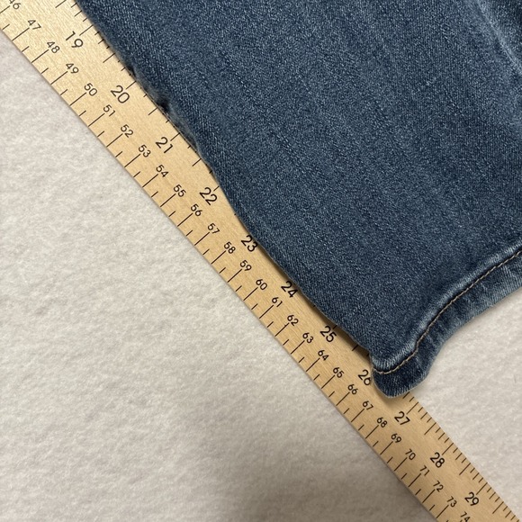 JUDY BLUE Boyfriend Fit Stretch Distressed Medium Wash Denim  Size 13/31 Women's - Picture 12 of 15